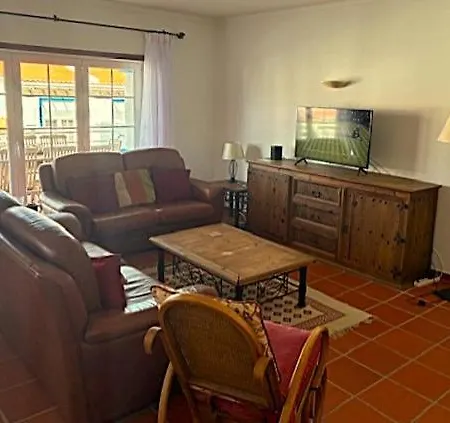 Spacious In D'el Rey