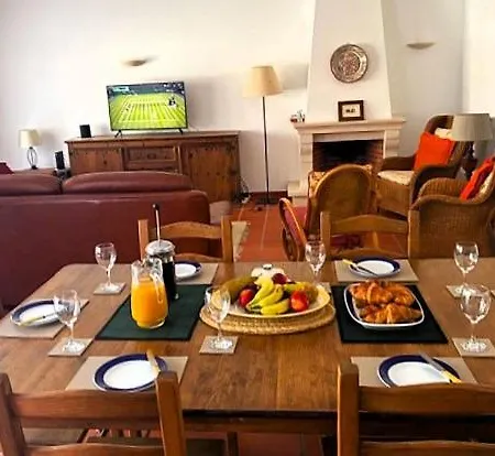 Spacious In D'el Rey Guest house Amoreira (Leiria)